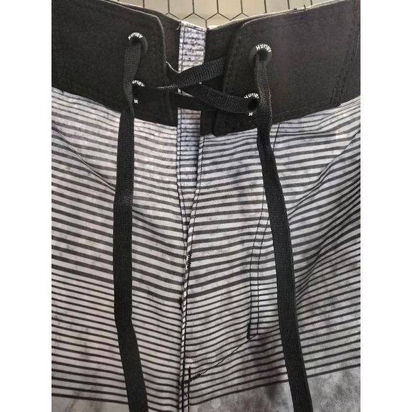 Men's Hurley Board Swim Trunks Size 36 Gray & Black
# Hurley, #swimming,#beach - Picture 3 of 6